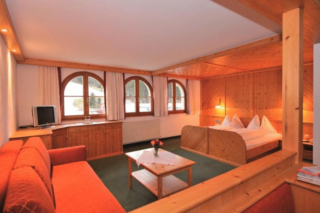 Alpines Gourmet Hotel Montanara Flachau Exteriör bild