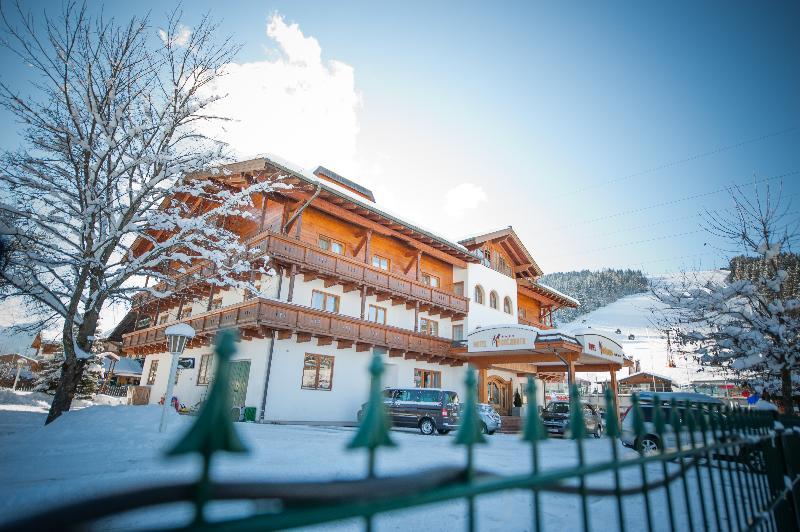 Alpines Gourmet Hotel Montanara Flachau Exteriör bild