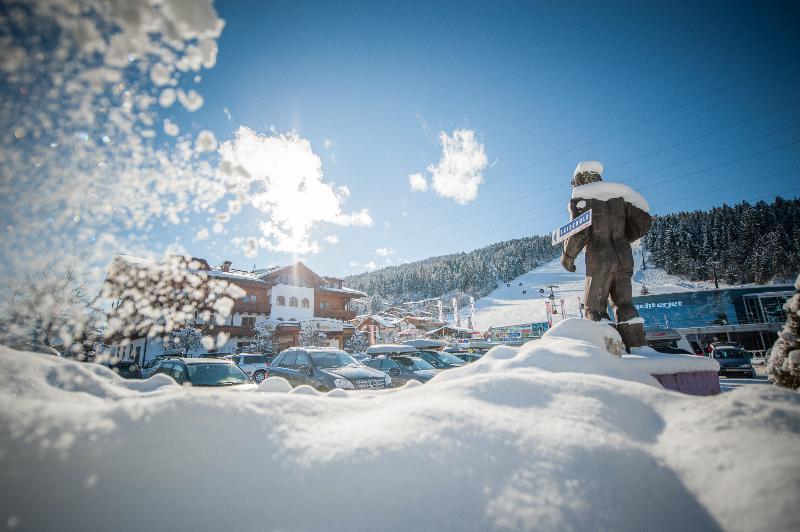 Alpines Gourmet Hotel Montanara Flachau Exteriör bild